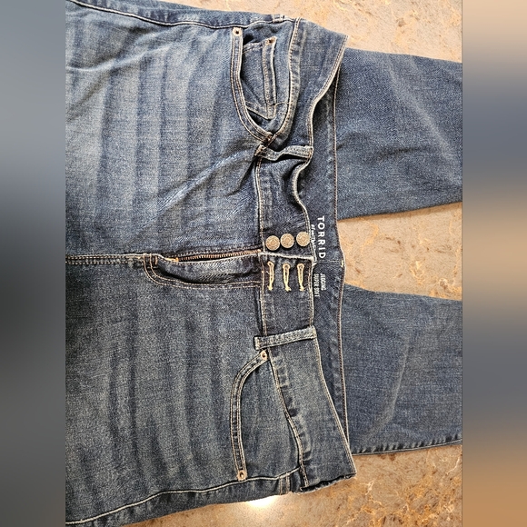 Torrid jeans - Picture 2 of 6
